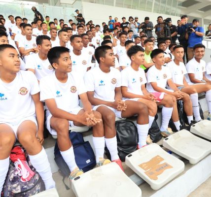 Foto: Erick Thohir Pantau Program Garuda Select Skuat Piala Dunia U-17 2023
